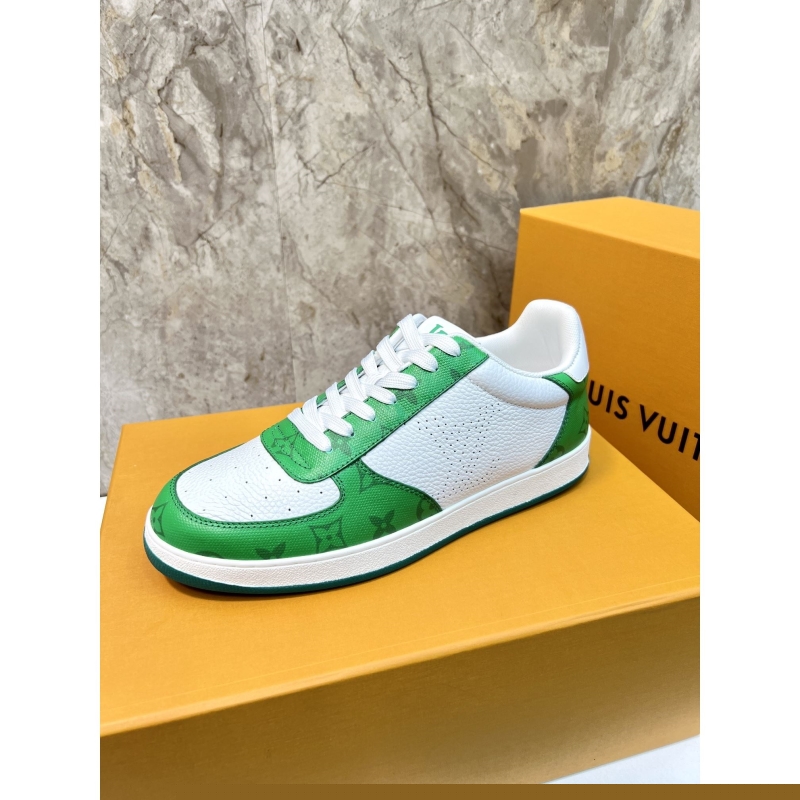 l**is V*t*n sneakers